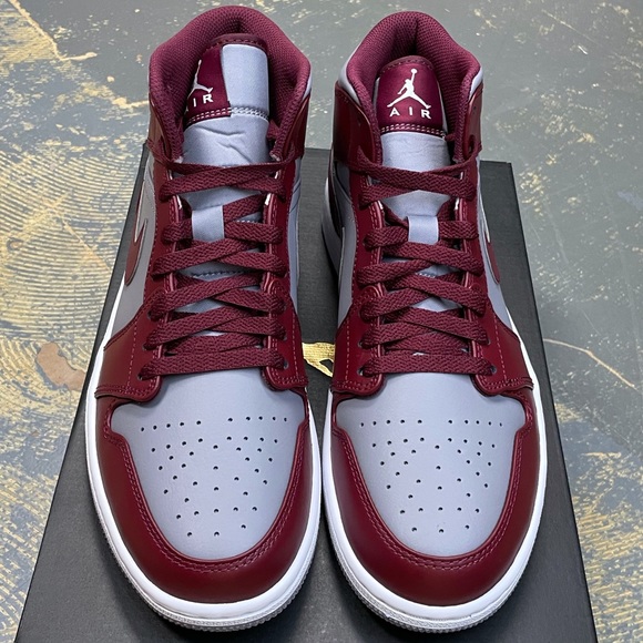 Nike Air Jordan 1 Mid Cherrywood DQ8426-615 10 Bordeaux - Picture 3 of 10
